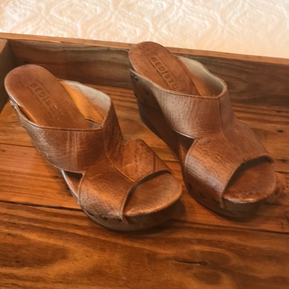 Bed Stu leather/ wooden wedges. 9.